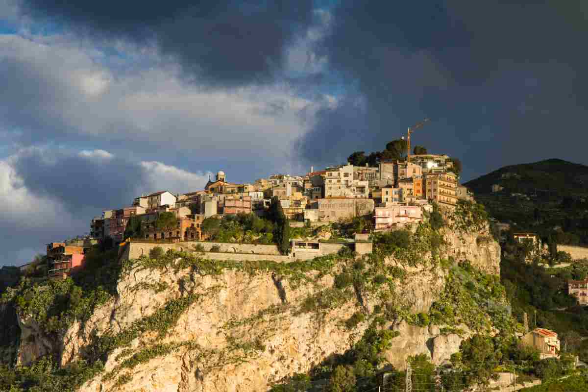 Il borgo più bello alle pendici dell'Etna è messinese