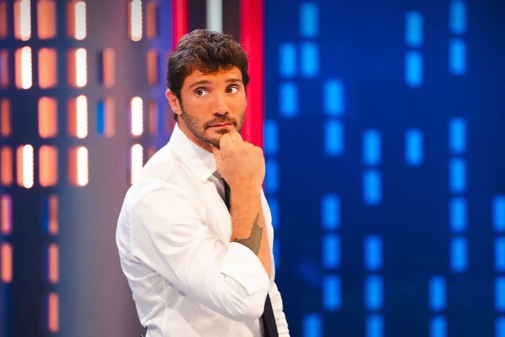 affari tuoi si ferma cosa farà stefano de martino
