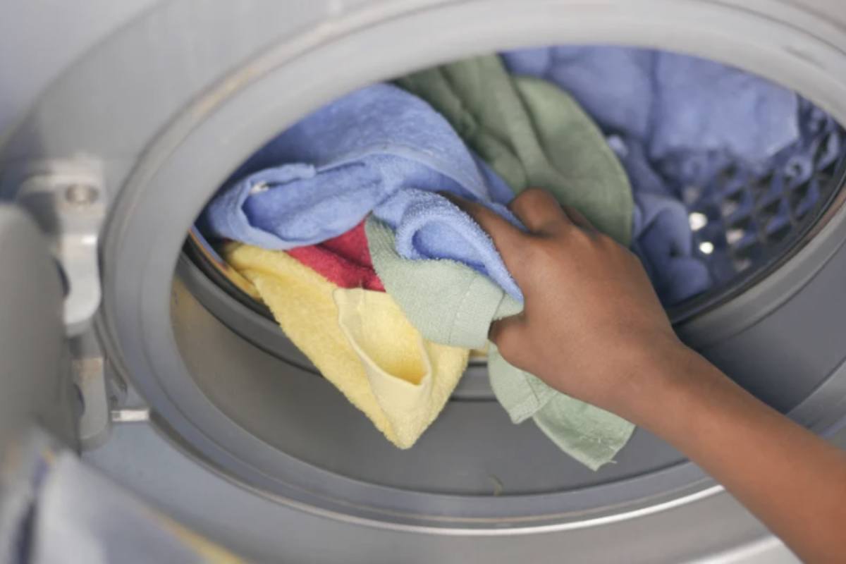 Nel caso in cui le capsule per il bucato non siano disponibili o non si voglia utilizzarle, esistono altre soluzioni per detergere i propri indumenti