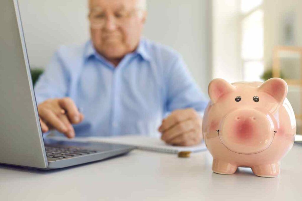 Bastano 64 anni per andare in pensione anticipata, ecco il motivo